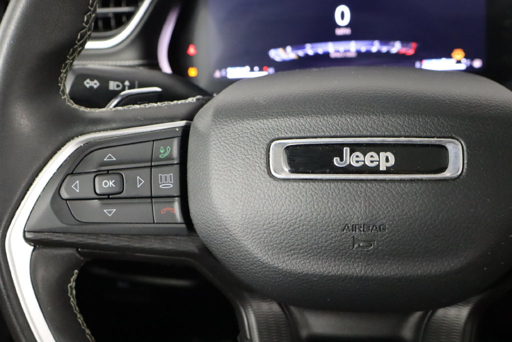 Used 2023 Jeep Grand Cherokee L Laredo AWD/4WD image 8