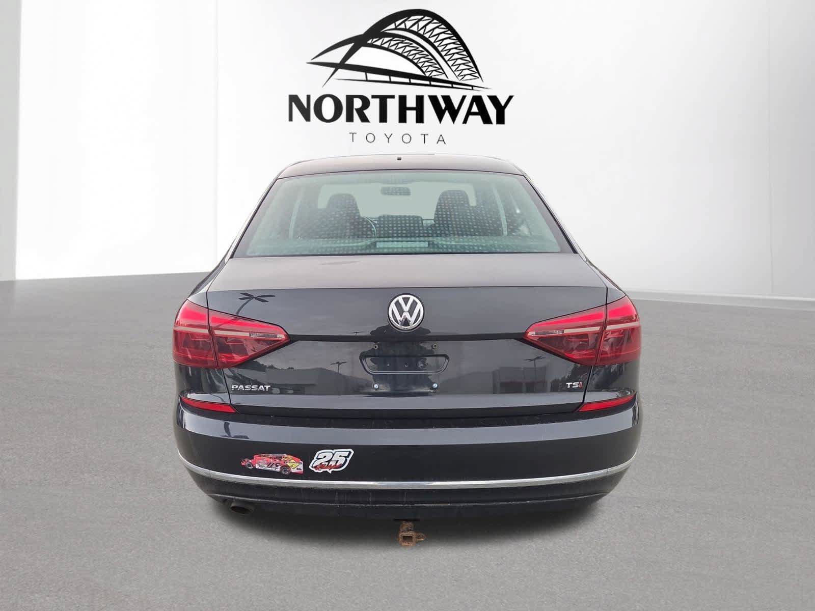 Used 2018 Volkswagen Passat 2.0T S FWD image 4