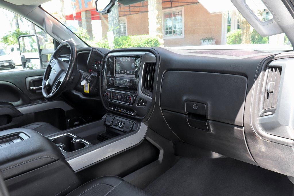 Used 2019 Chevrolet Silverado 2500 LTZ w/ Duramax Plus Package image 40