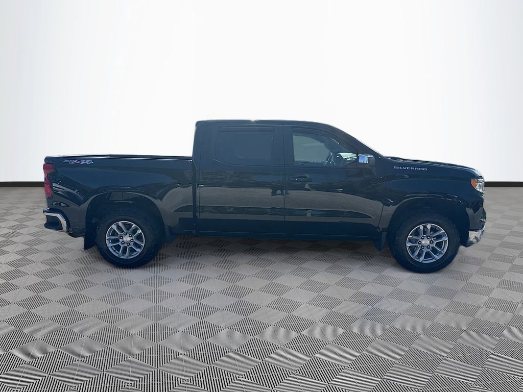 Used 2022 Chevrolet Silverado 1500 LT AWD/4WD image 5