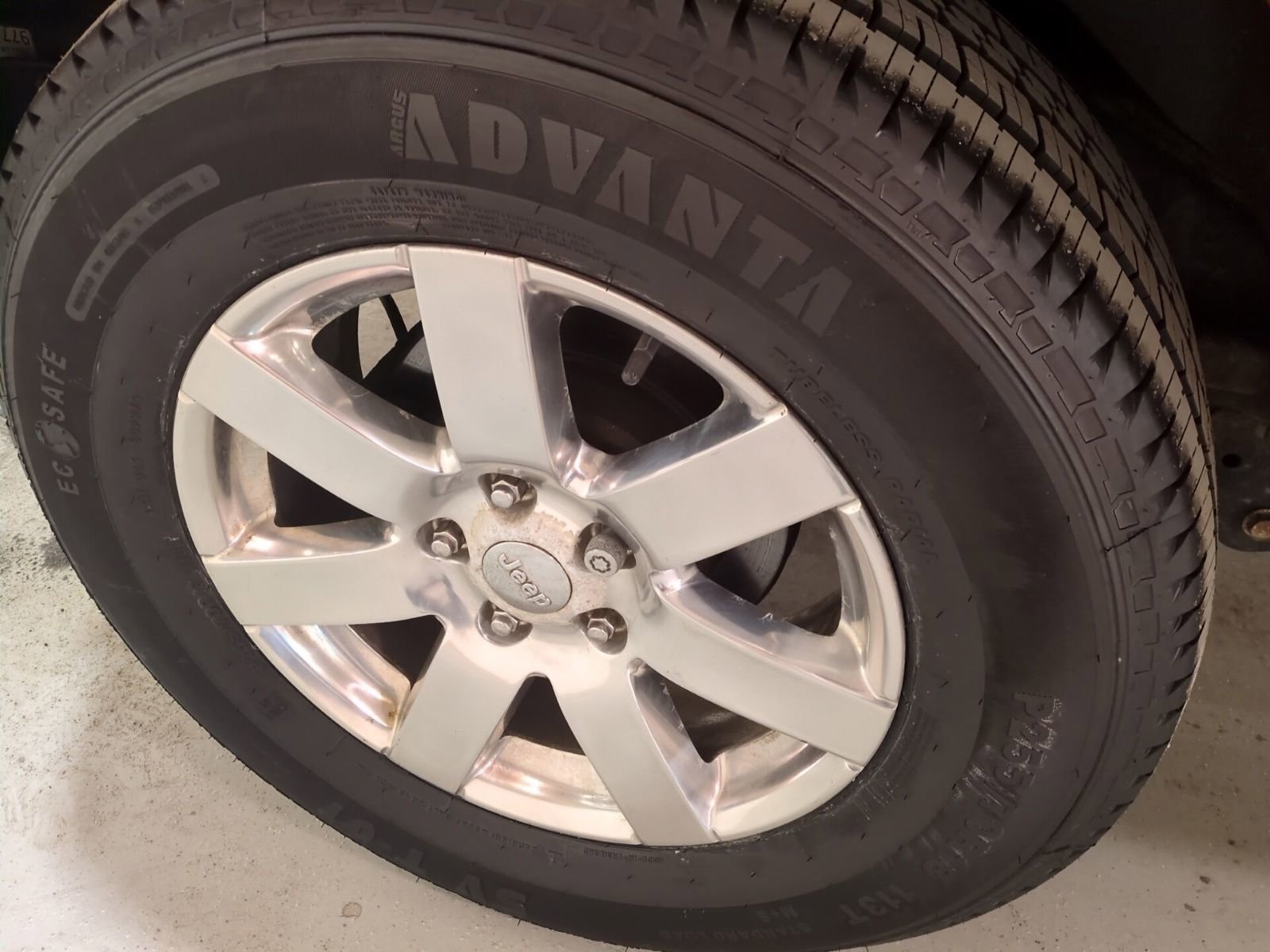 Used 2017 Jeep Wrangler Unlimited Sahara w/ Connectivity Group AWD/4WD image 21