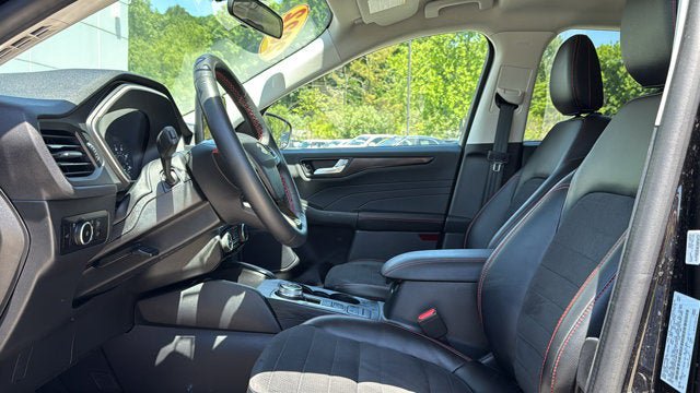 Used 2022 Ford Escape SEL w/ SEL Stealth AWD Package image 13