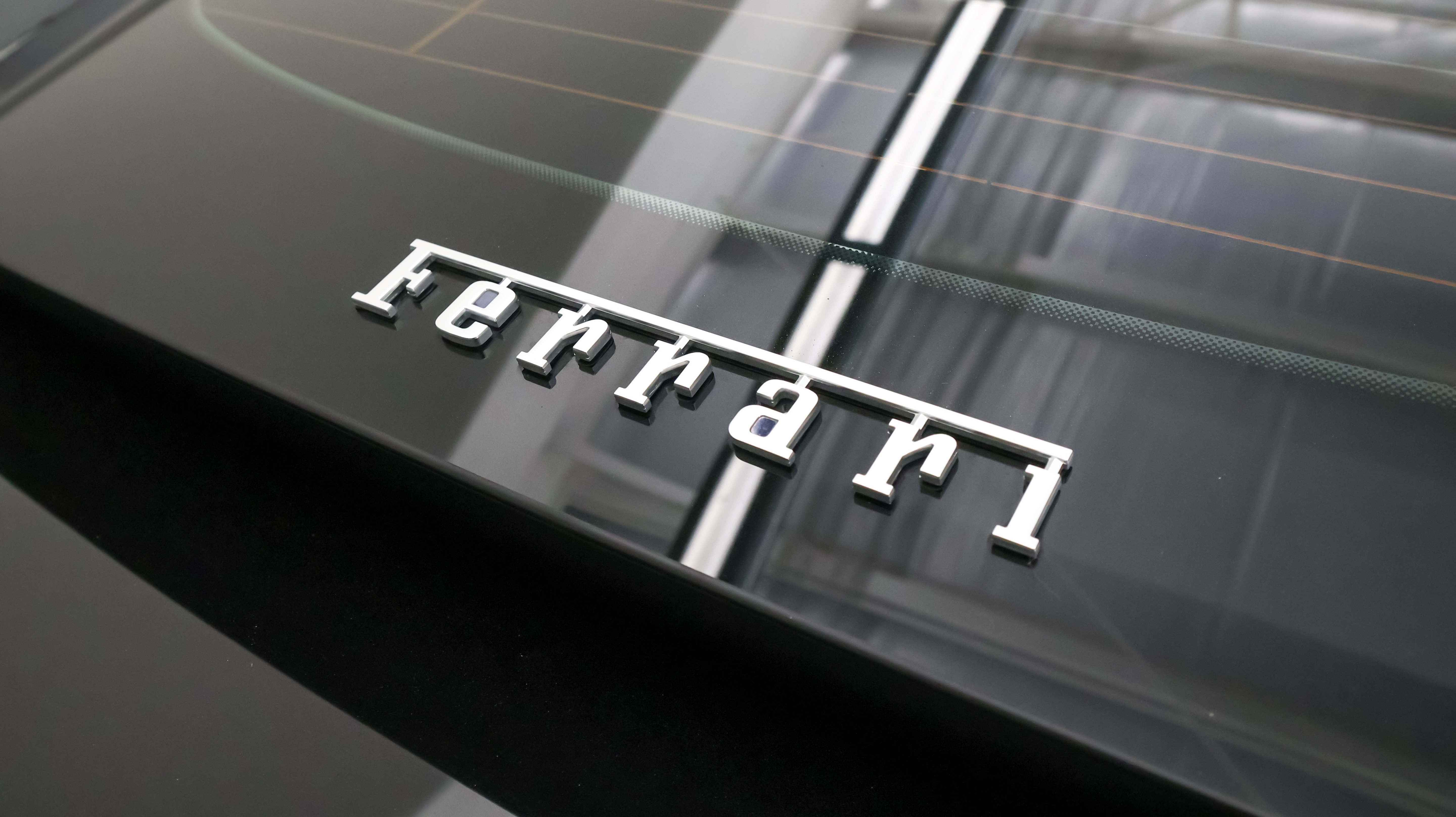 Used 2019 Ferrari 812 Superfast RWD image 45
