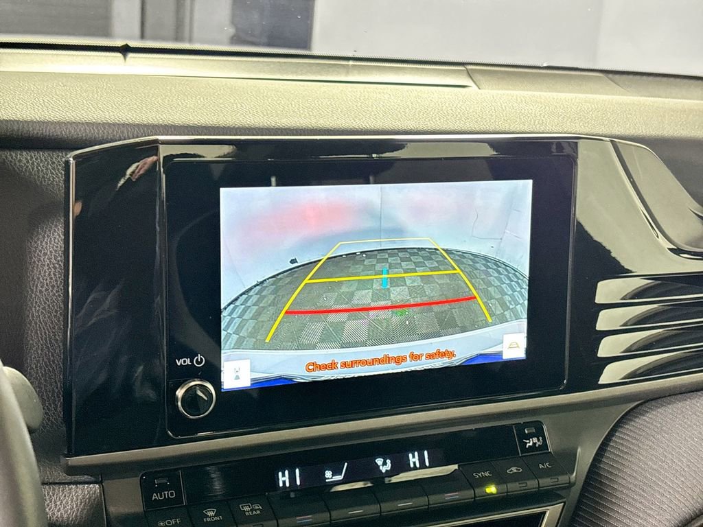 Used 2025 Toyota Camry SE image 16