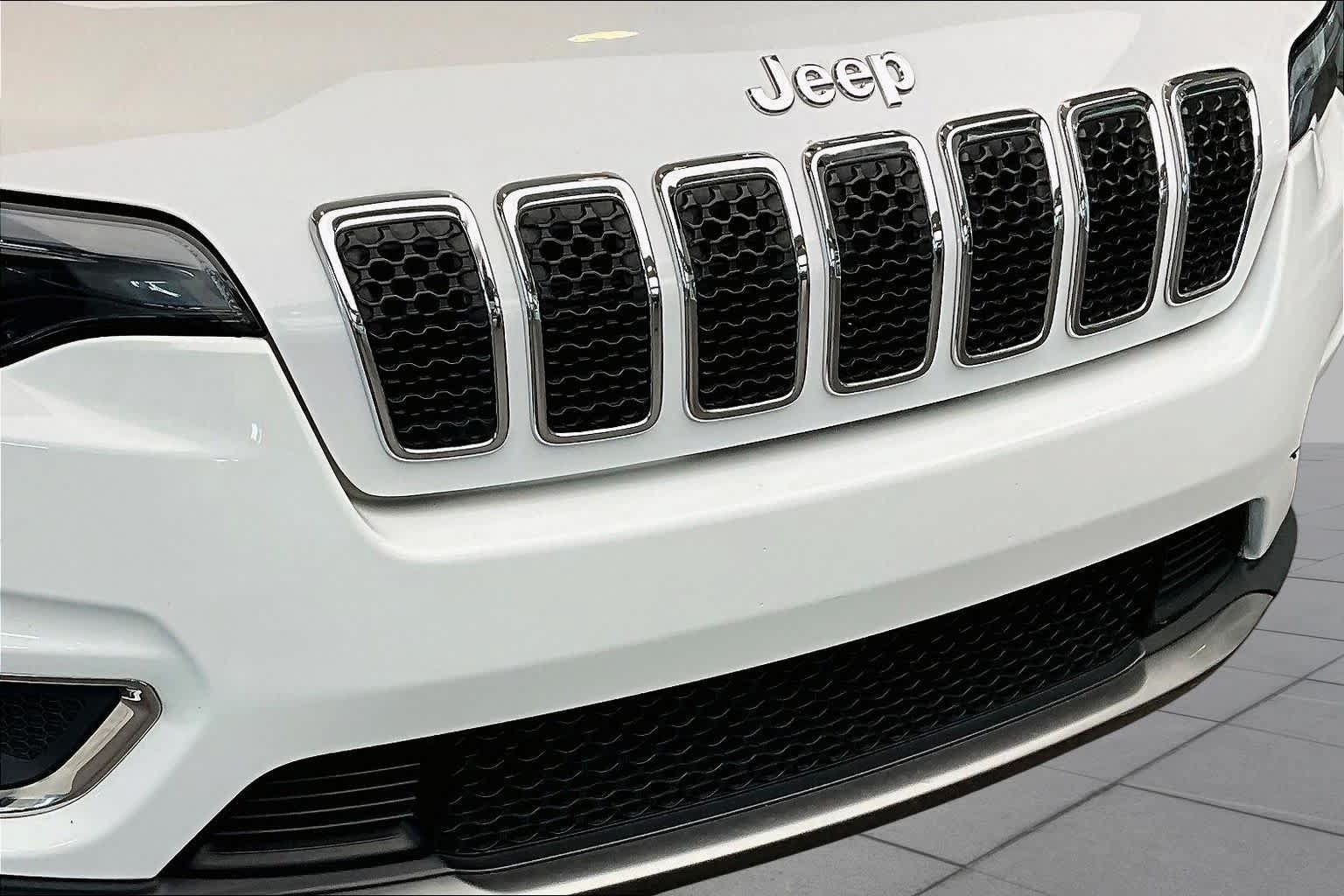 Used 2020 Jeep Cherokee Limited FWD image 31