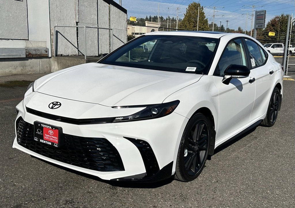 New 2026 Toyota Camry Hybrid image 1