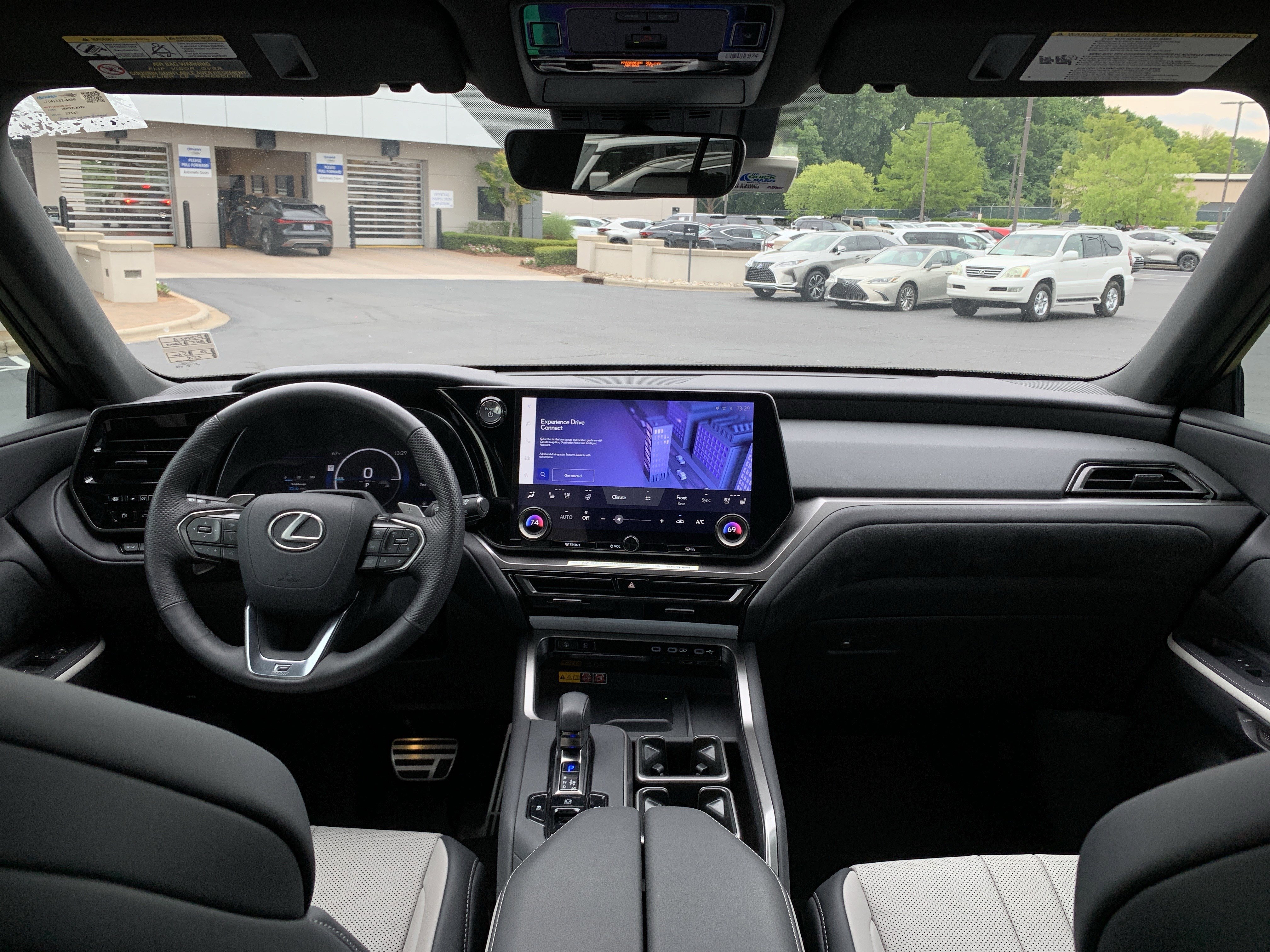 Used 2025 Lexus TX 500h AWD w/ Technology Package image 30