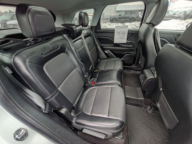 Used 2021 Lincoln Corsair AWD w/ Premium Package image 21