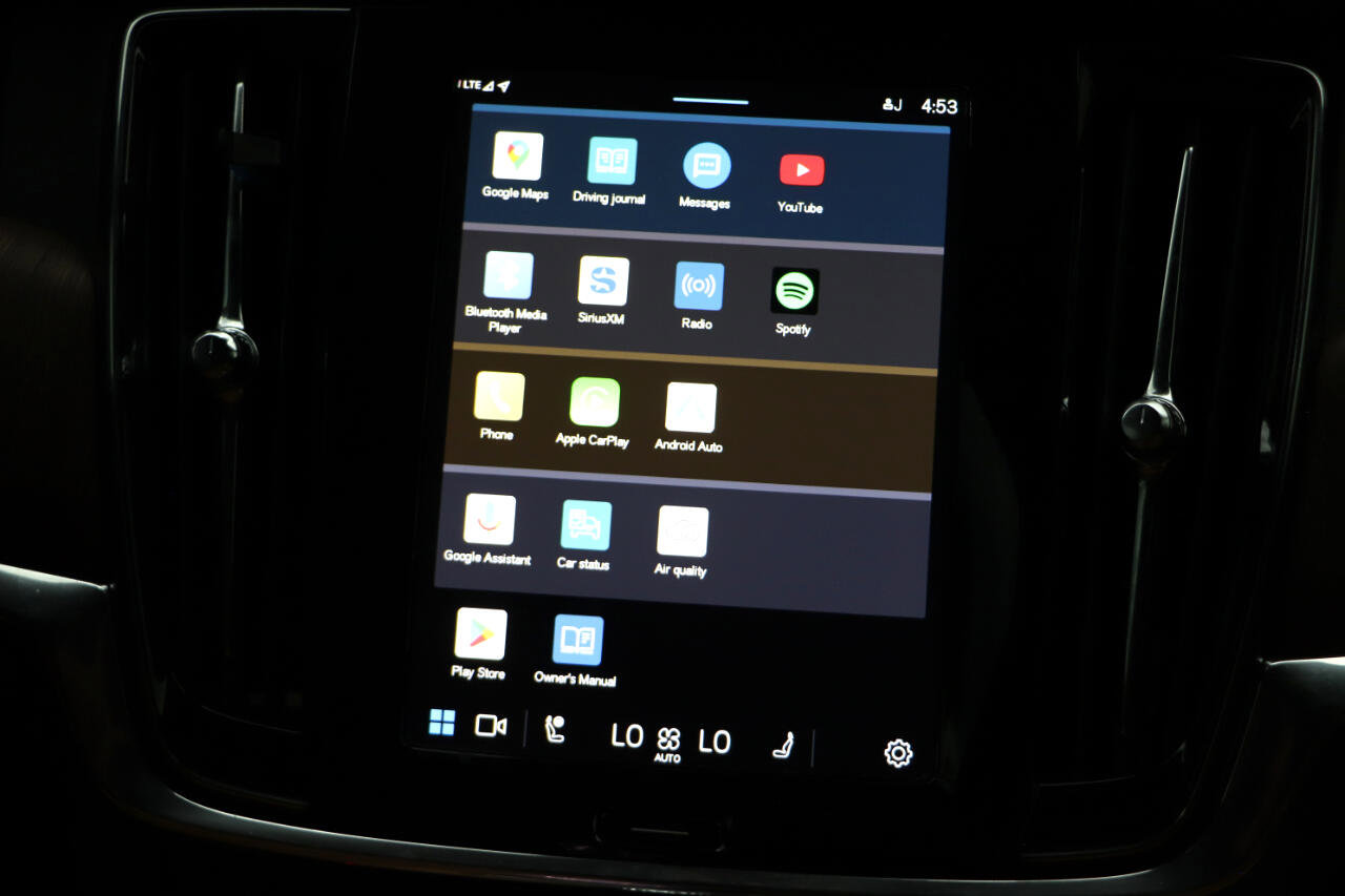 Used 2023 Volvo V90 B6 Cross Country Ultimate w/ Climate Package image 29