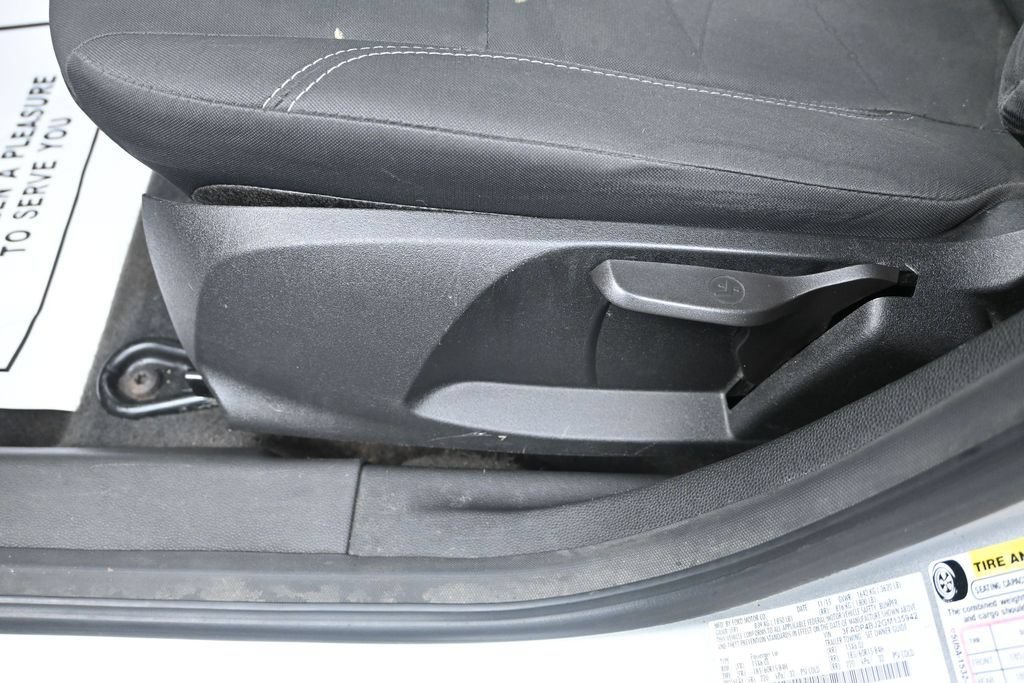 Used 2016 Ford Fiesta SE w/ Cold Weather Package FWD image 12