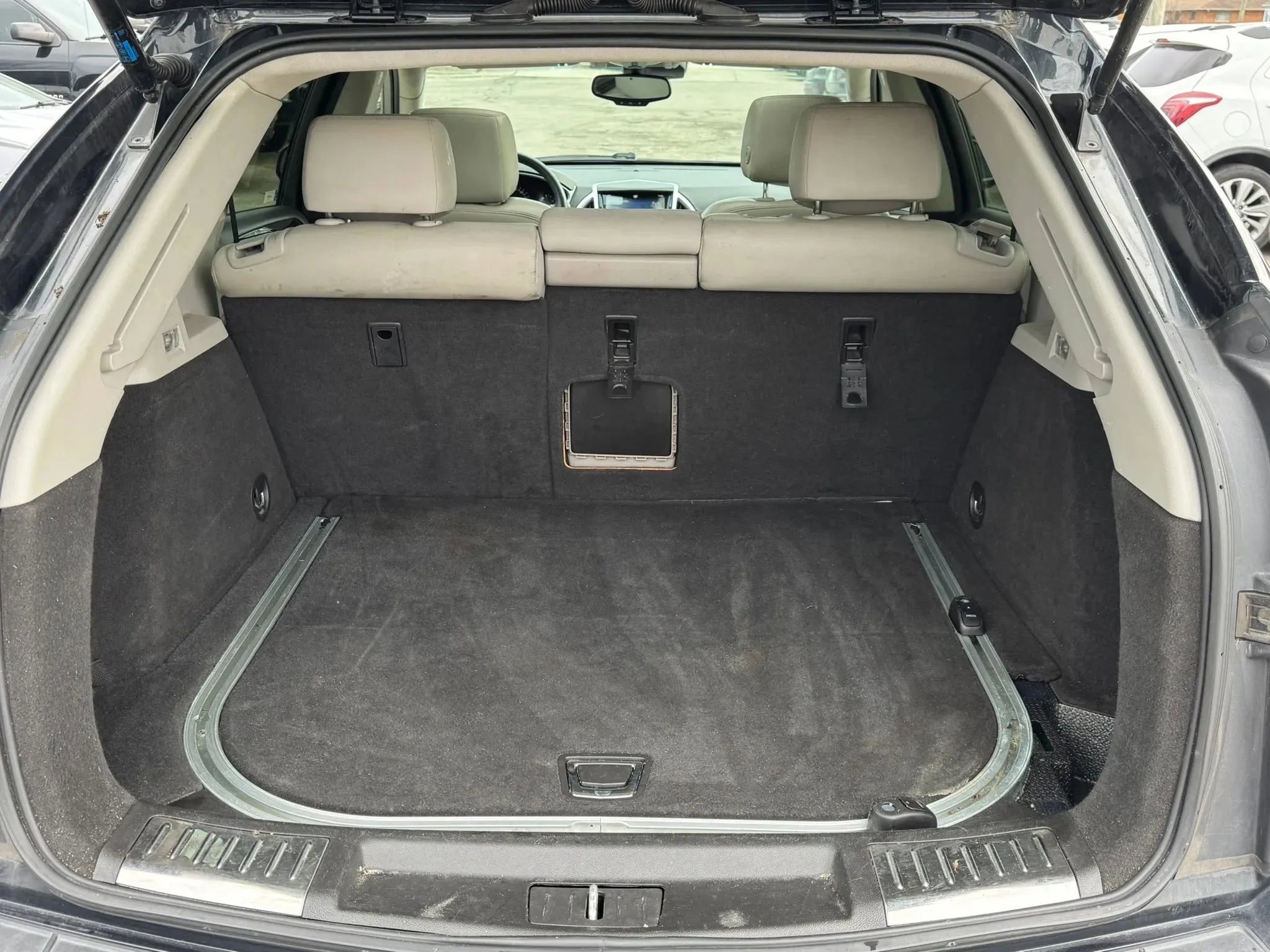 Used 2014 Cadillac SRX Premium image 9