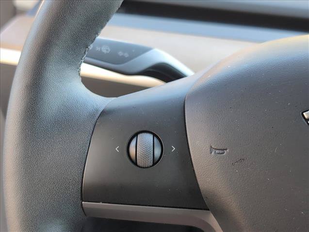 Used 2024 Tesla Model Y Long Range AWD/4WD image 16