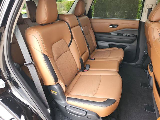 Certified 2025 Nissan Pathfinder Platinum w/ Cargo Package FWD image 16