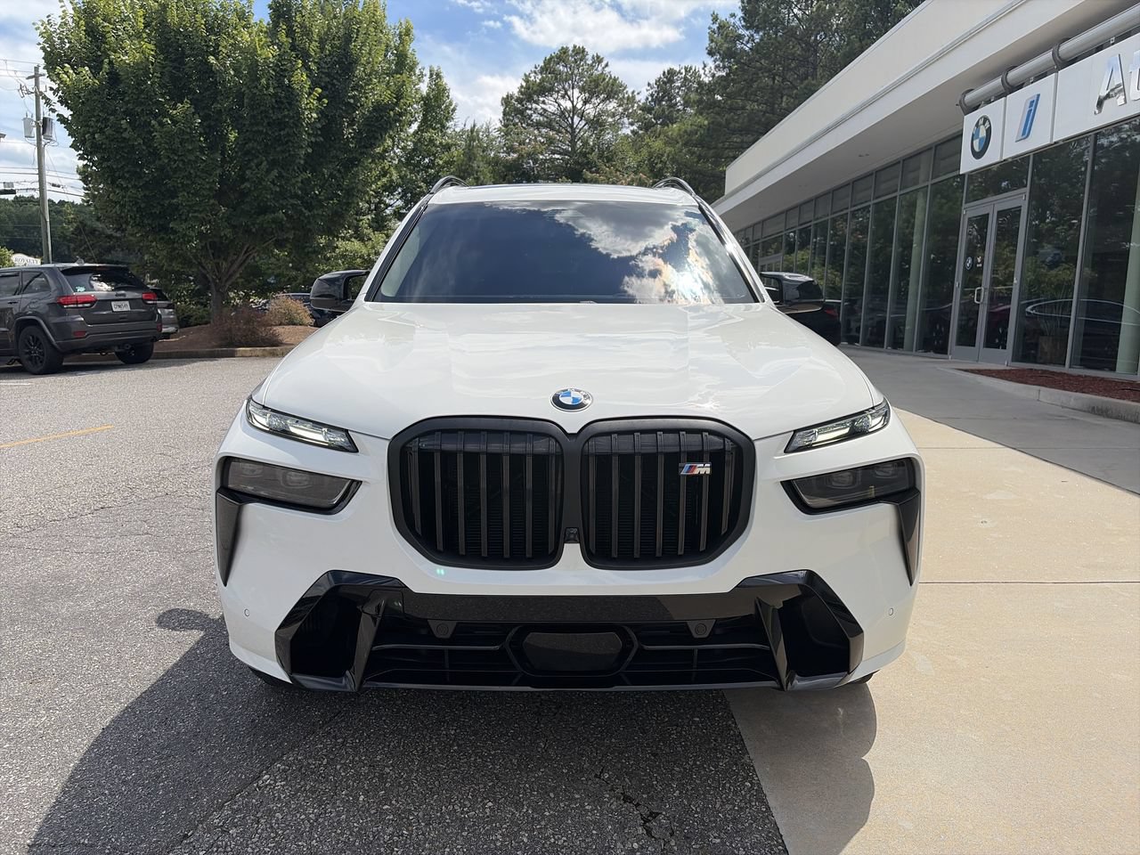 Certified 2025 BMW X7 M60i AWD/4WD image 3
