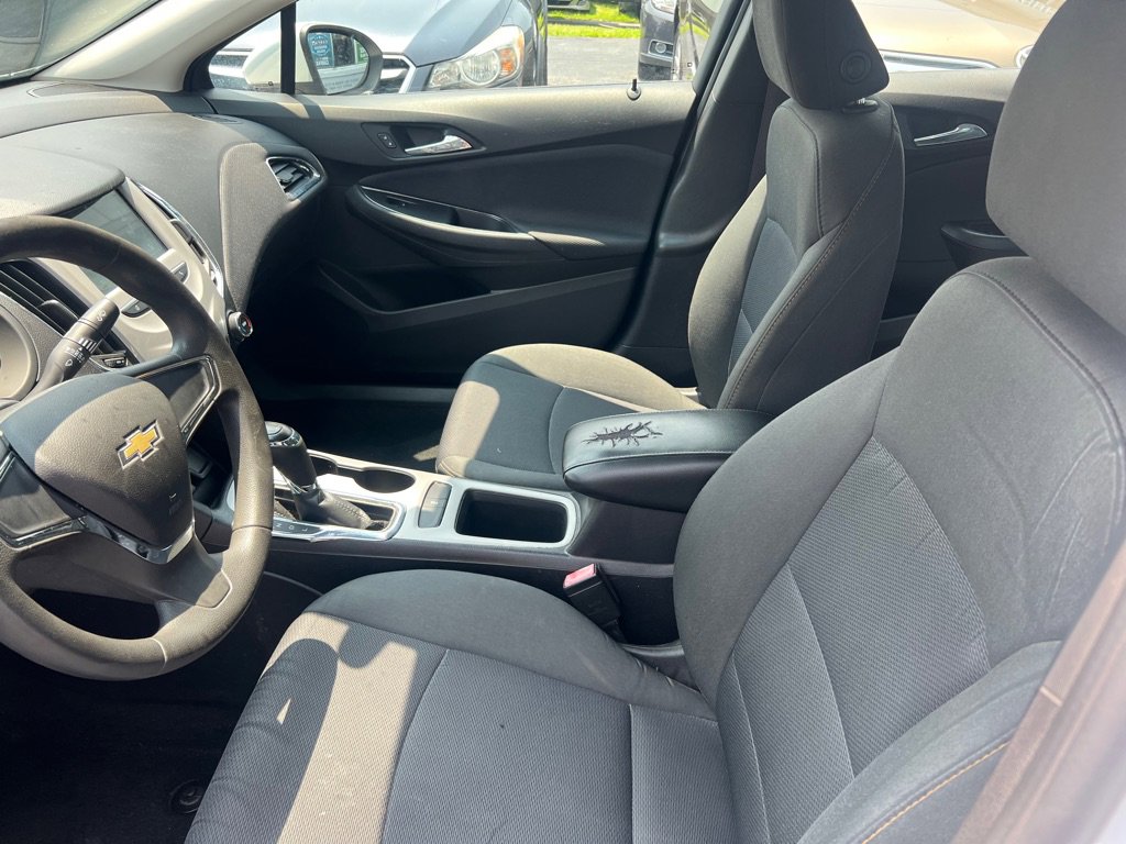 Used 2017 Chevrolet Cruze LS image 2