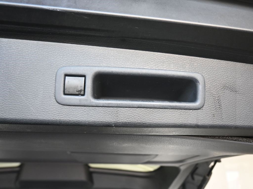 Used 2021 Toyota Sienna LE image 52