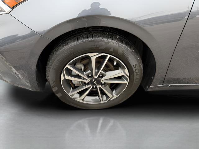 Used 2023 Kia Forte LXS FWD image 19