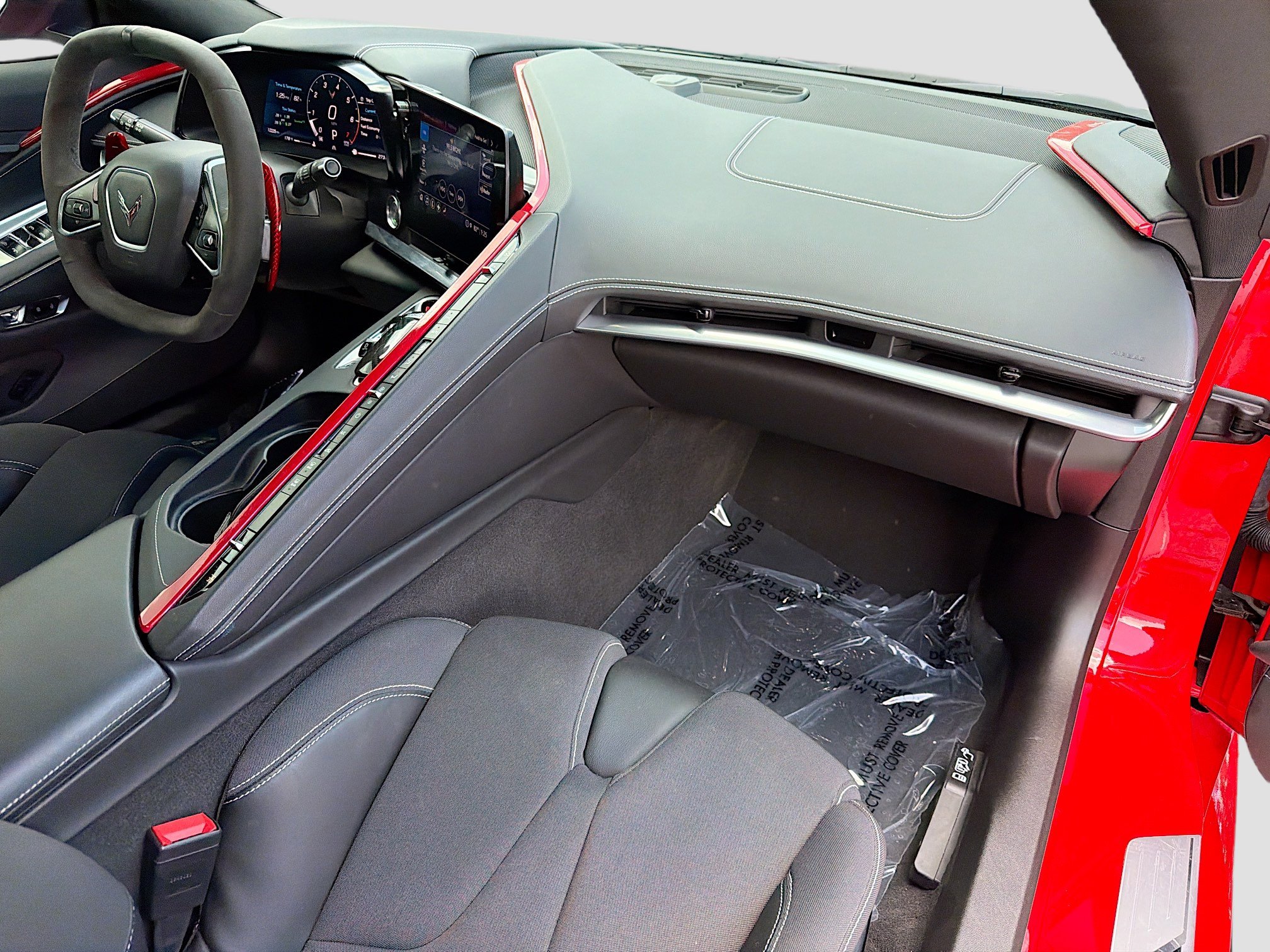 Used 2021 Chevrolet Corvette Stingray Convertible w/ Z51 Performance Package RWD image 12
