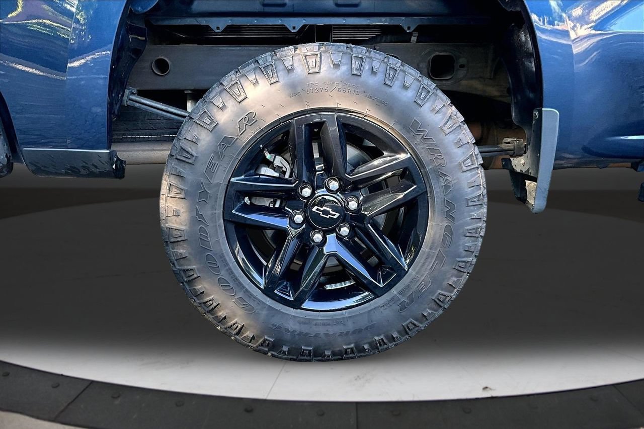 Used 2019 Chevrolet Silverado 1500 Custom Trail Boss w/ Custom Convenience Package AWD/4WD image 33