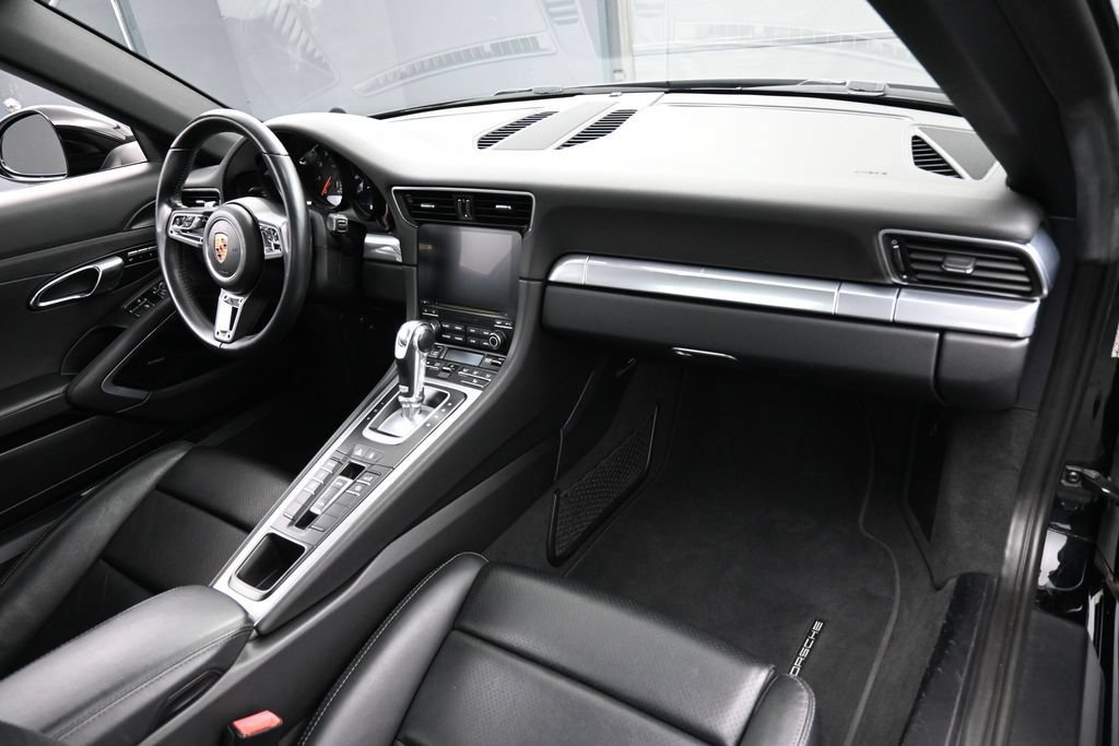 Certified 2017 Porsche 911 Targa 4 AWD/4WD image 29