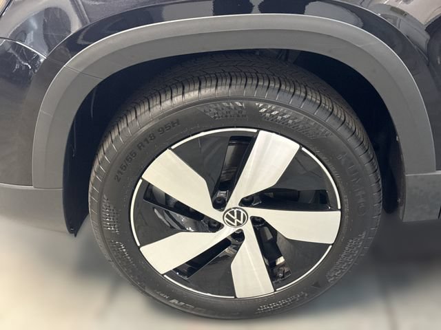 Certified 2025 Volkswagen Taos S AWD/4WD image 19