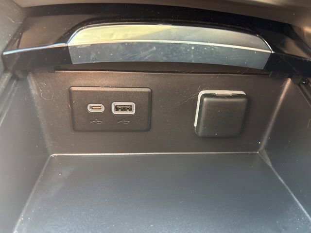 Used 2023 Buick Envision Essence FWD image 30