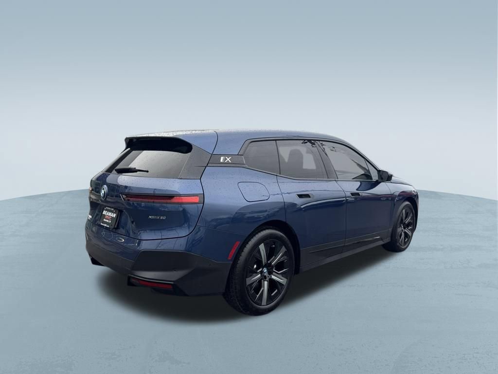 Used 2022 BMW iX xDrive50 w/ Premium Package image 8