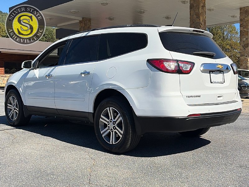 Used 2017 Chevrolet Traverse LT FWD image 4