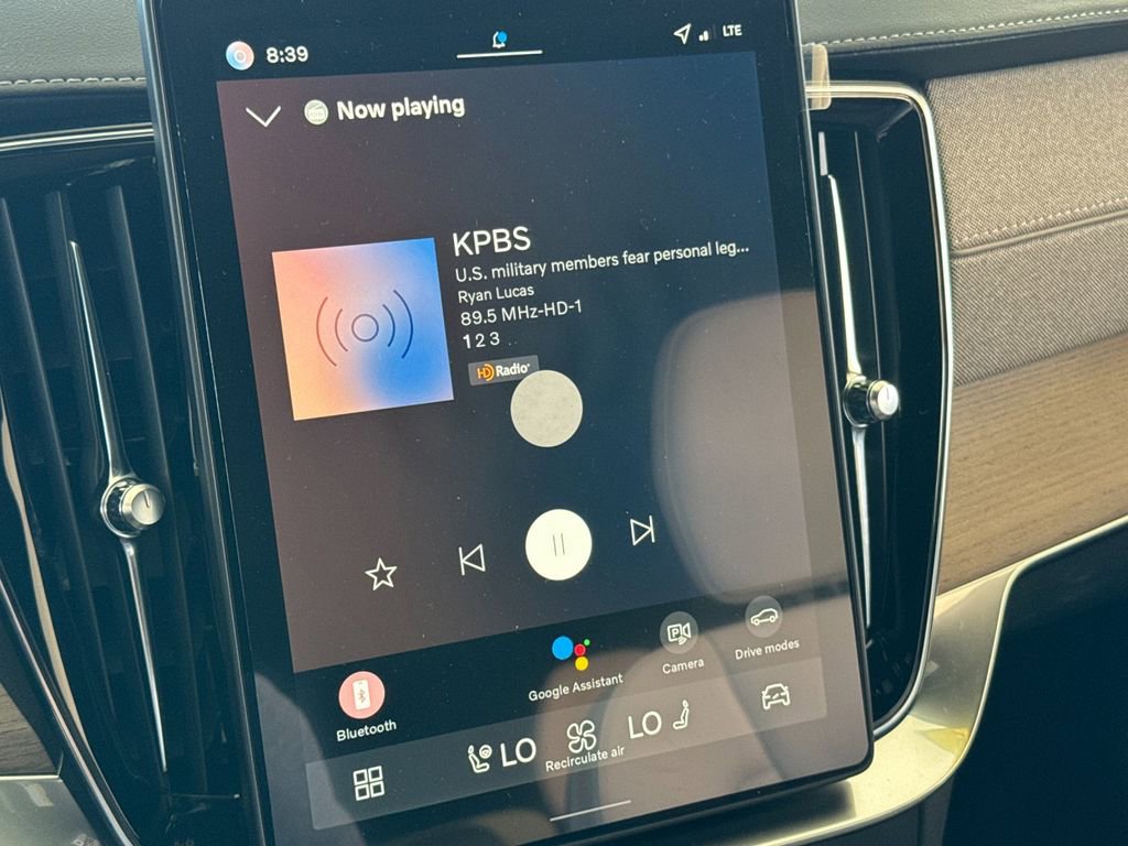 New 2026 Volvo XC90 B6 Plus w/ Protection Package Premier image 18