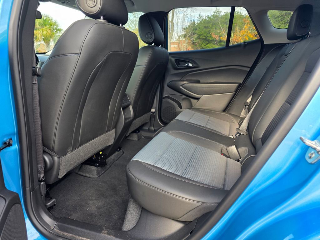 Certified 2025 Chevrolet Trax LT image 28