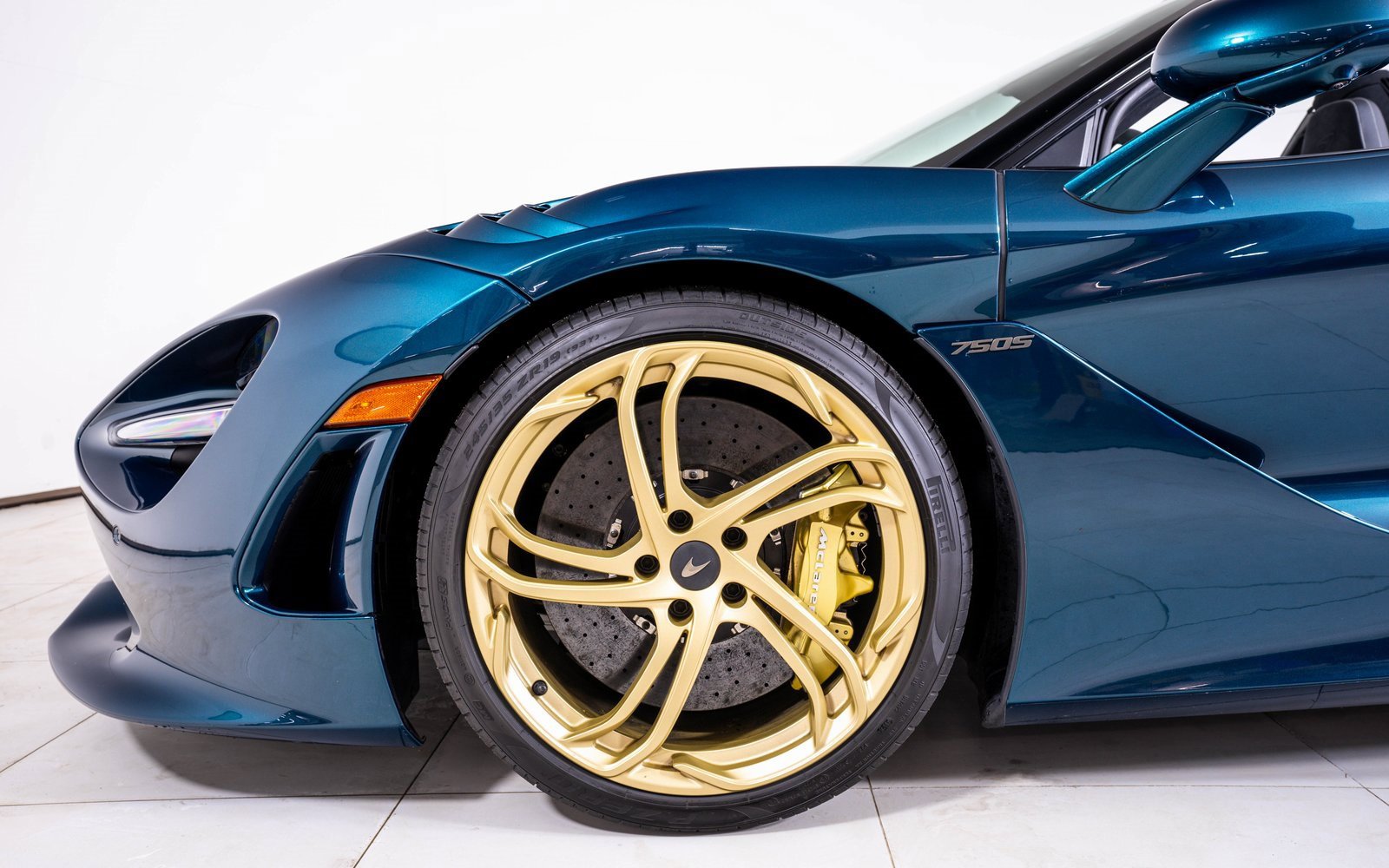 Used 2025 McLaren 750S Spider image 17