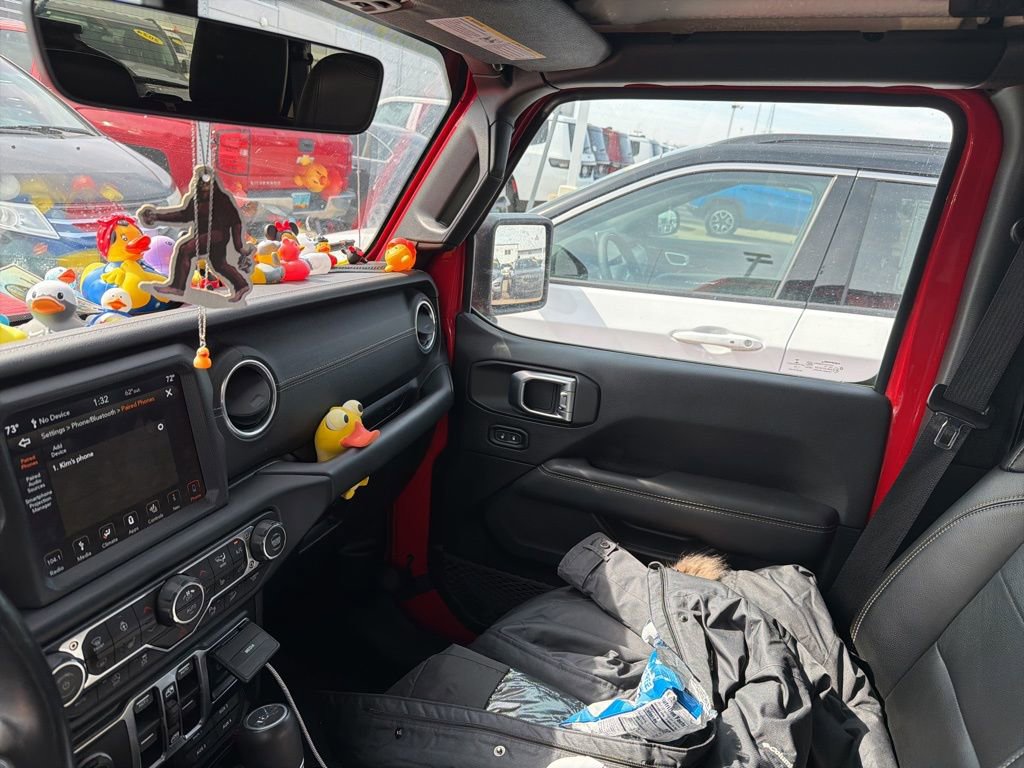 Used 2019 Jeep Wrangler Unlimited Sahara w/ Uconnect 4C Nav & Sound Group image 18