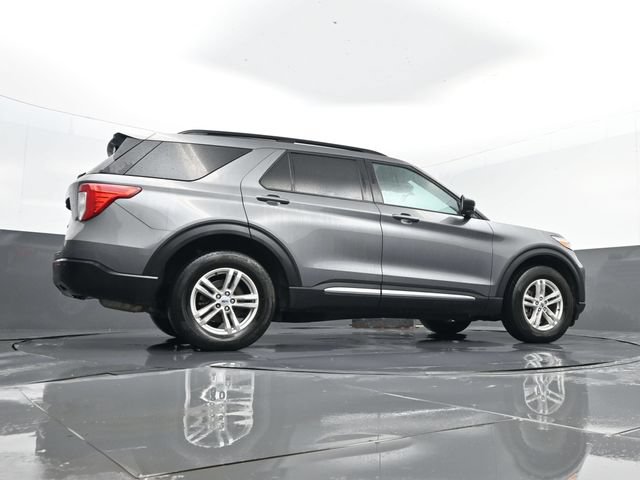 Used 2023 Ford Explorer XLT AWD/4WD image 26
