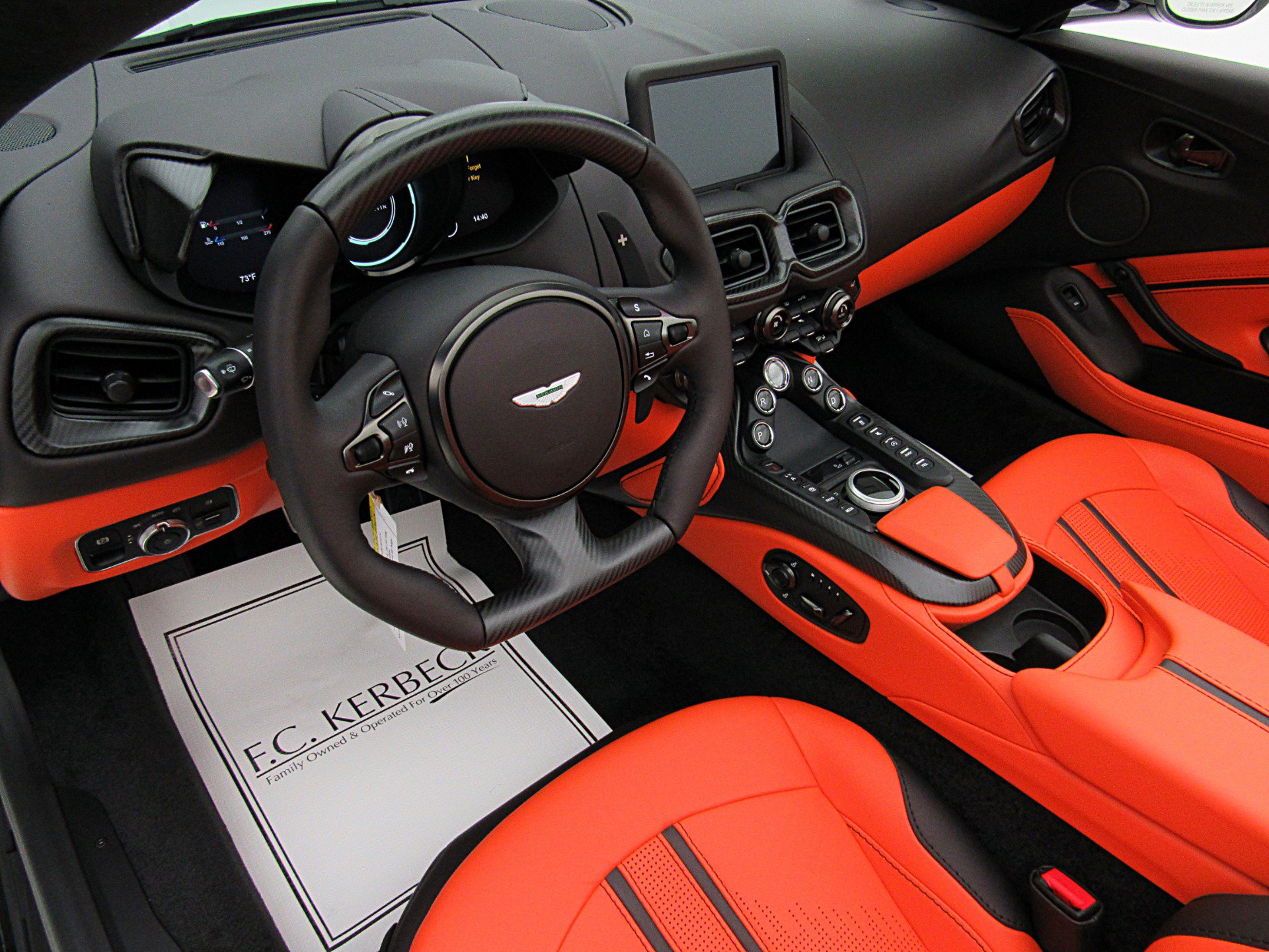 Used 2023 Aston Martin V8 Vantage Roadster RWD image 40
