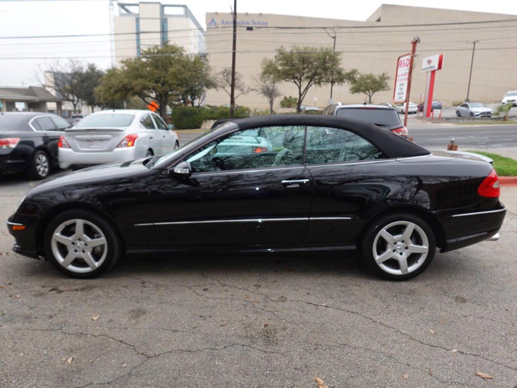 Used 2007 Mercedes-Benz CLK 550 2dr Cabriolet 5.5L image 4