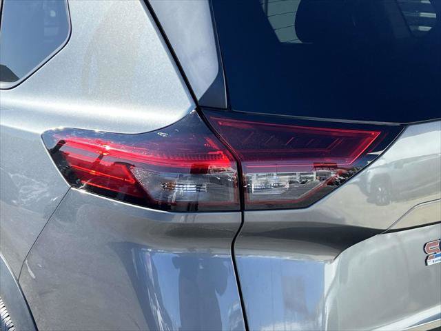 Used 2023 Nissan Rogue SV image 10
