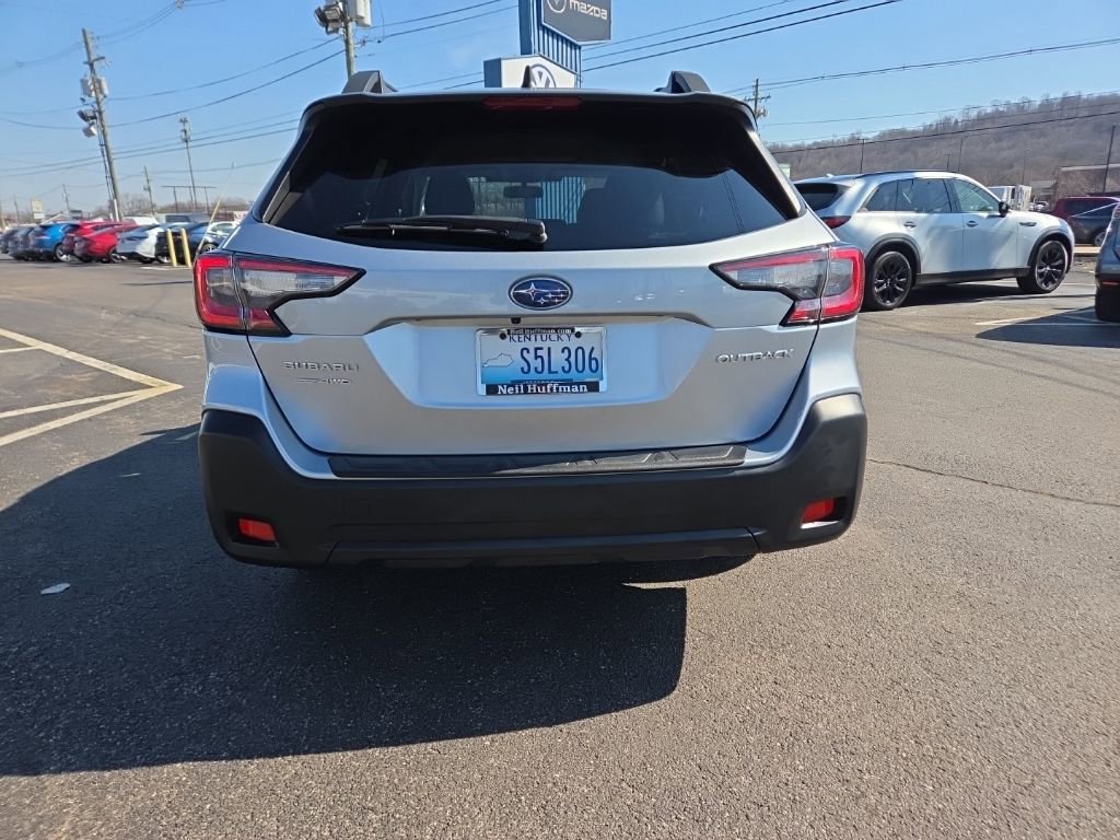 Certified 2025 Subaru Outback Premium image 5