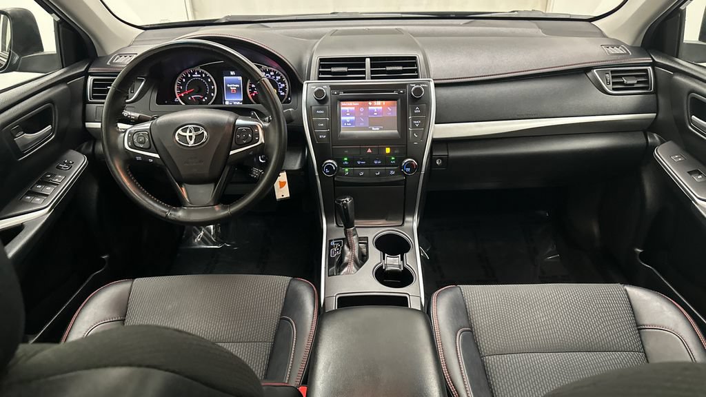 Used 2016 Toyota Camry SE w/ Moonroof Package FWD image 20