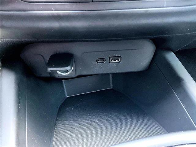 Used 2025 Chevrolet Trax RS w/ Sunroof Package FWD image 25