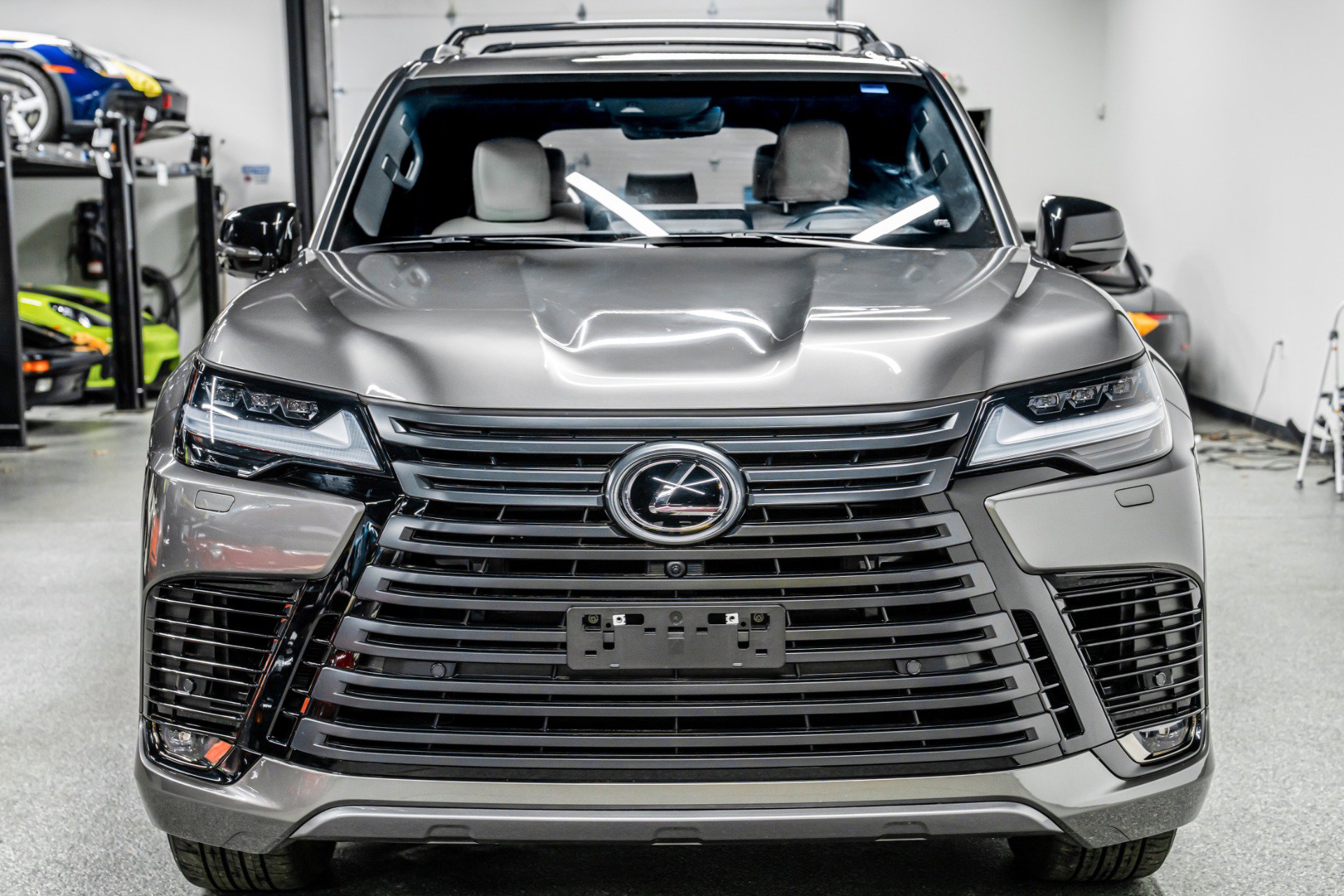 Used 2024 Lexus LX 600 4WD w/ Appearance Package image 4