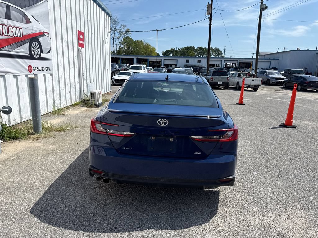 Used 2025 Toyota Camry SE FWD image 7