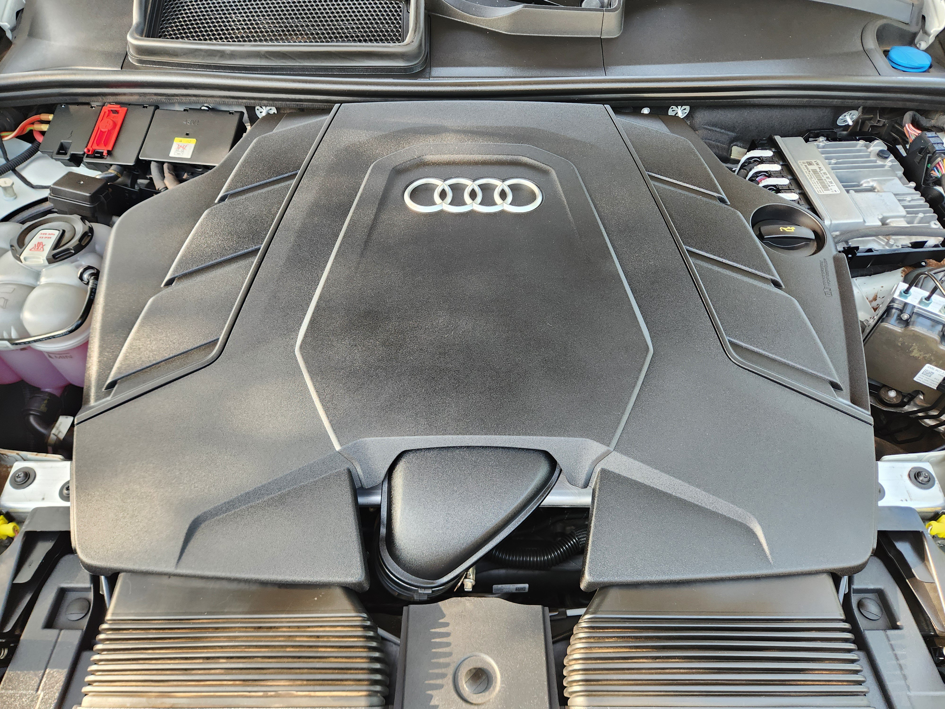 Used 2021 Audi Q8 Premium w/ Black Optic Package AWD/4WD image 29