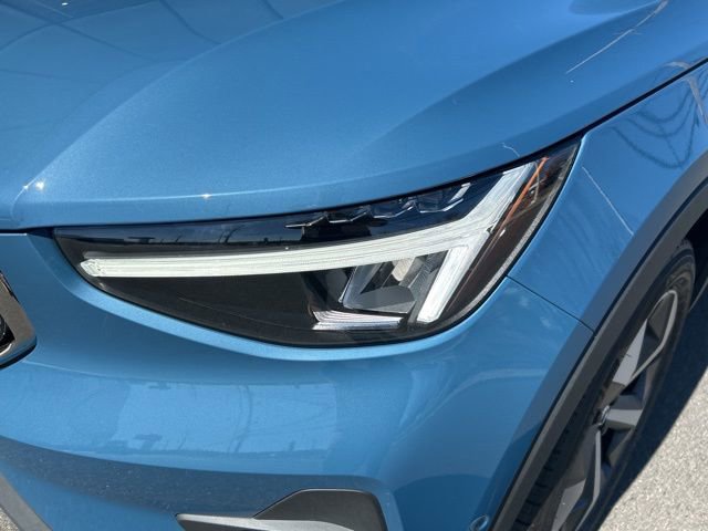 Certified 2025 Volvo XC40 B5 Plus image 8