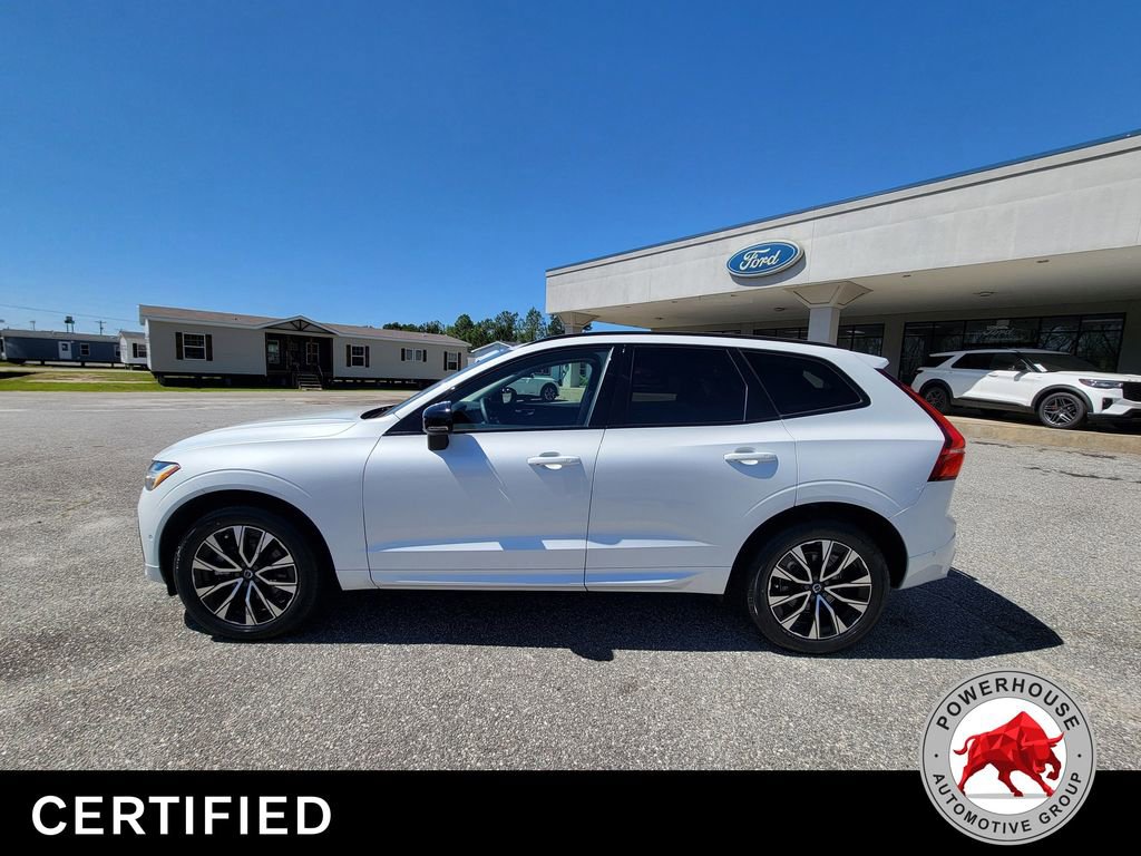 Used 2024 Volvo XC60 B5 Plus image 3