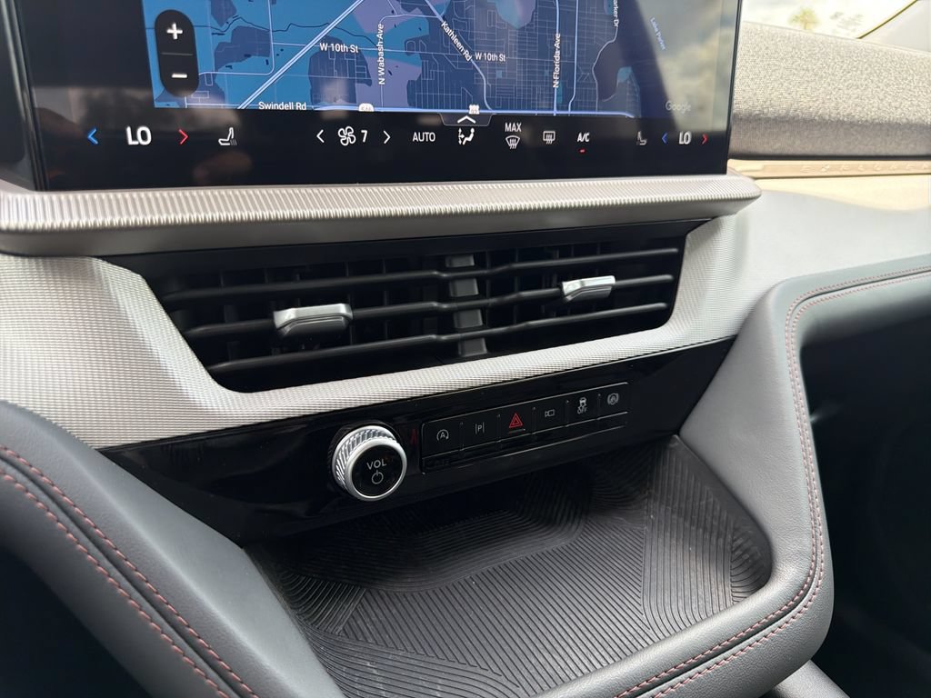 Used 2025 Ford Explorer Active RWD image 28