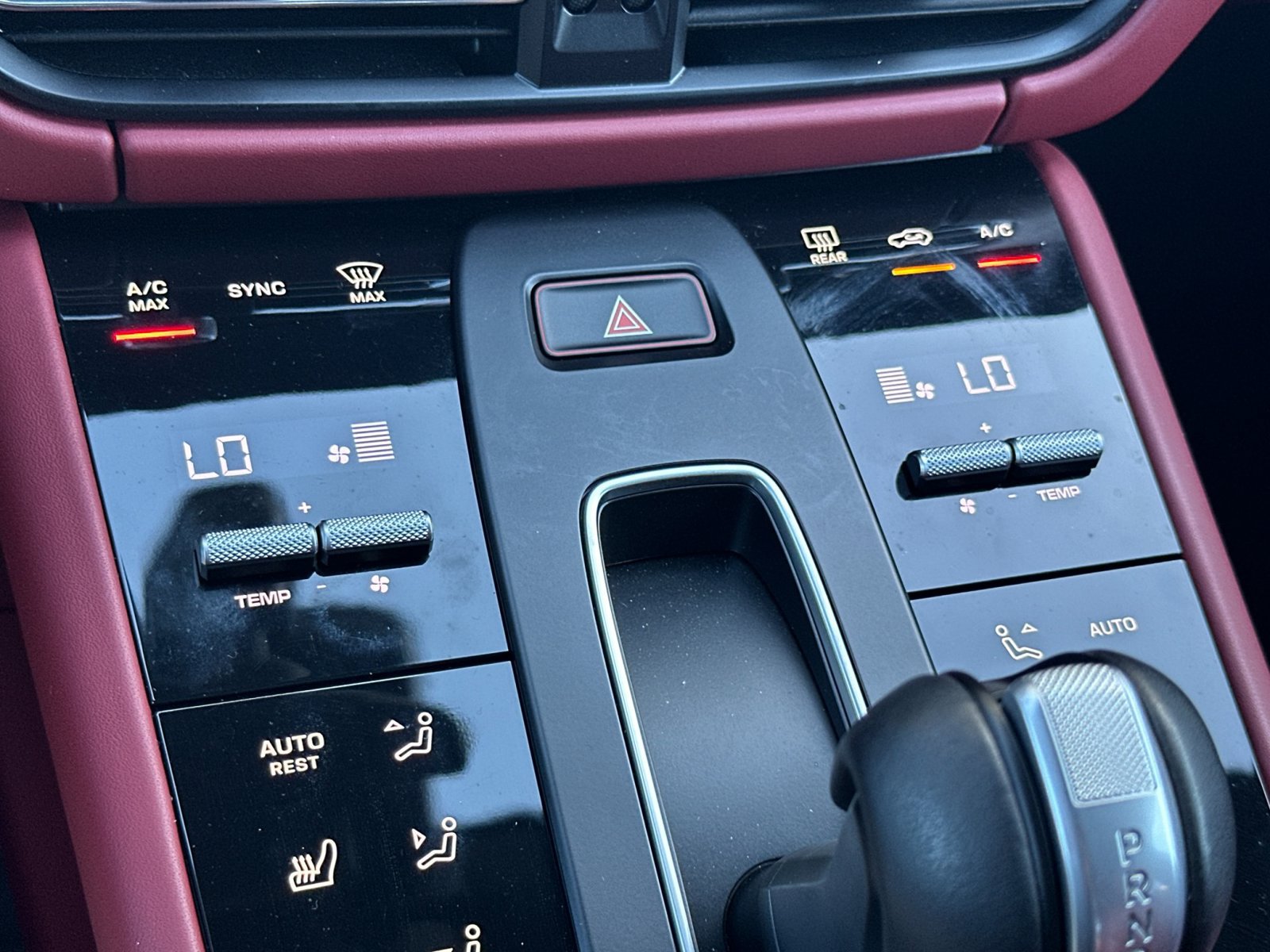 Certified 2023 Porsche Macan AWD/4WD image 20