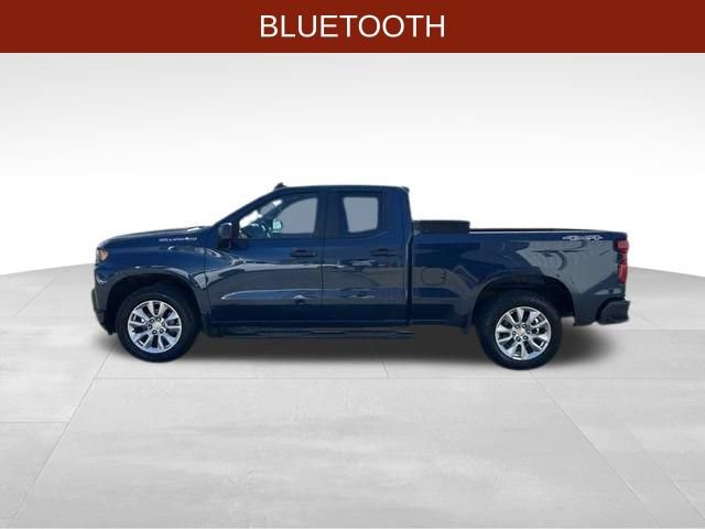 Used 2020 Chevrolet Silverado 1500 Custom w/ Custom Value Package AWD/4WD image 4