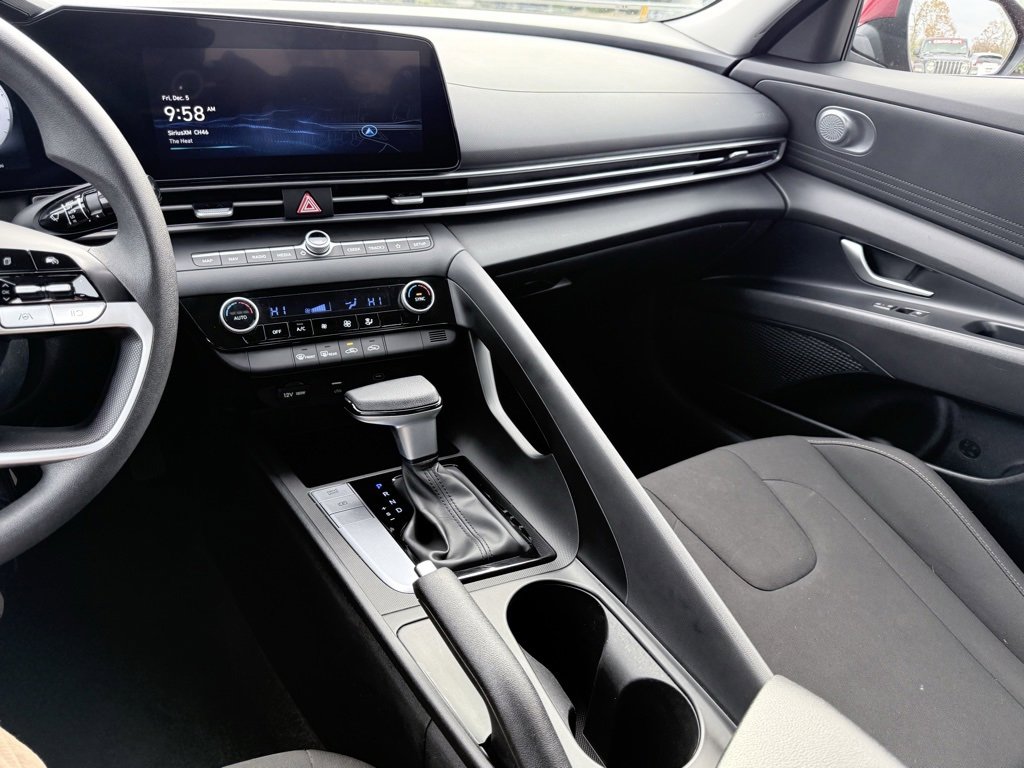 Certified 2024 Hyundai Elantra SEL image 21