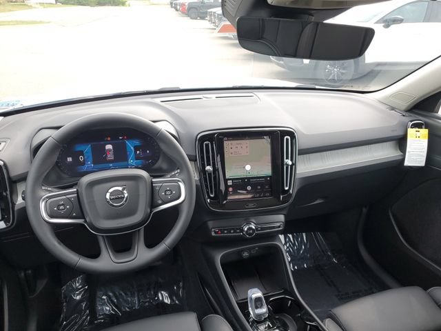 New 2026 Volvo XC40 B5 Plus w/ Protection Package Premier AWD/4WD image 23