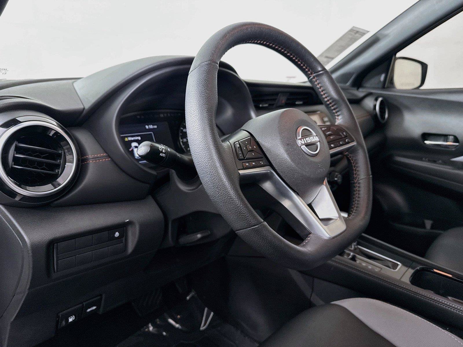 Used 2023 Nissan Kicks SR w/ SR Premium Package FWD image 4
